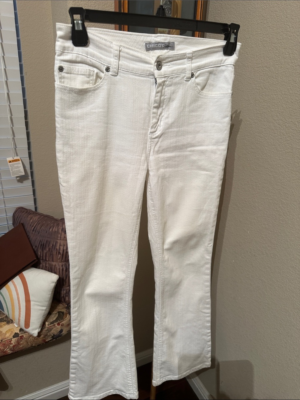 Chico's platinum White Flare Jeans size 0 short